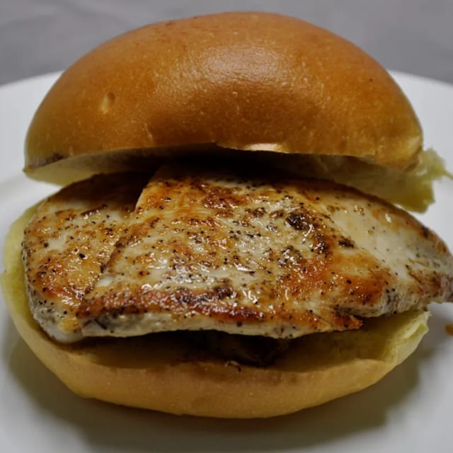 CHICKEN SANDWICH.